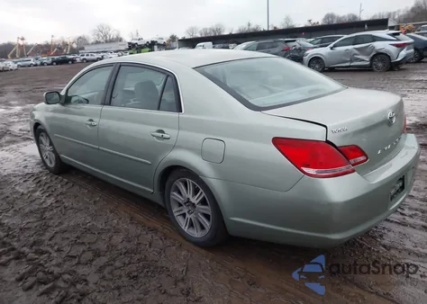 2007 Toyota Avalon Limited z USA, uszkodzony, nr VIN 4T1BK36B57U169880